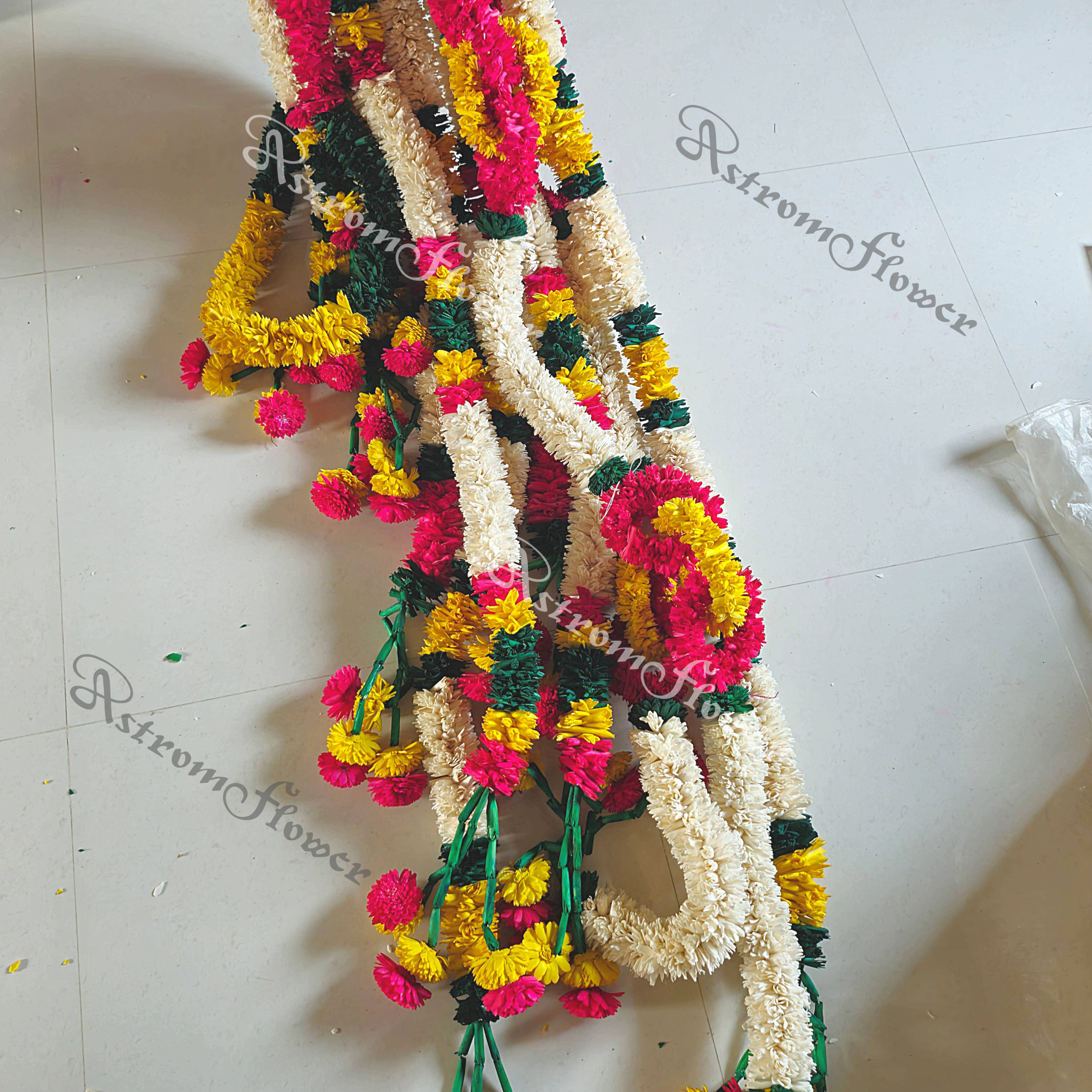 Sola Wood Garland Backdrop - Image 3