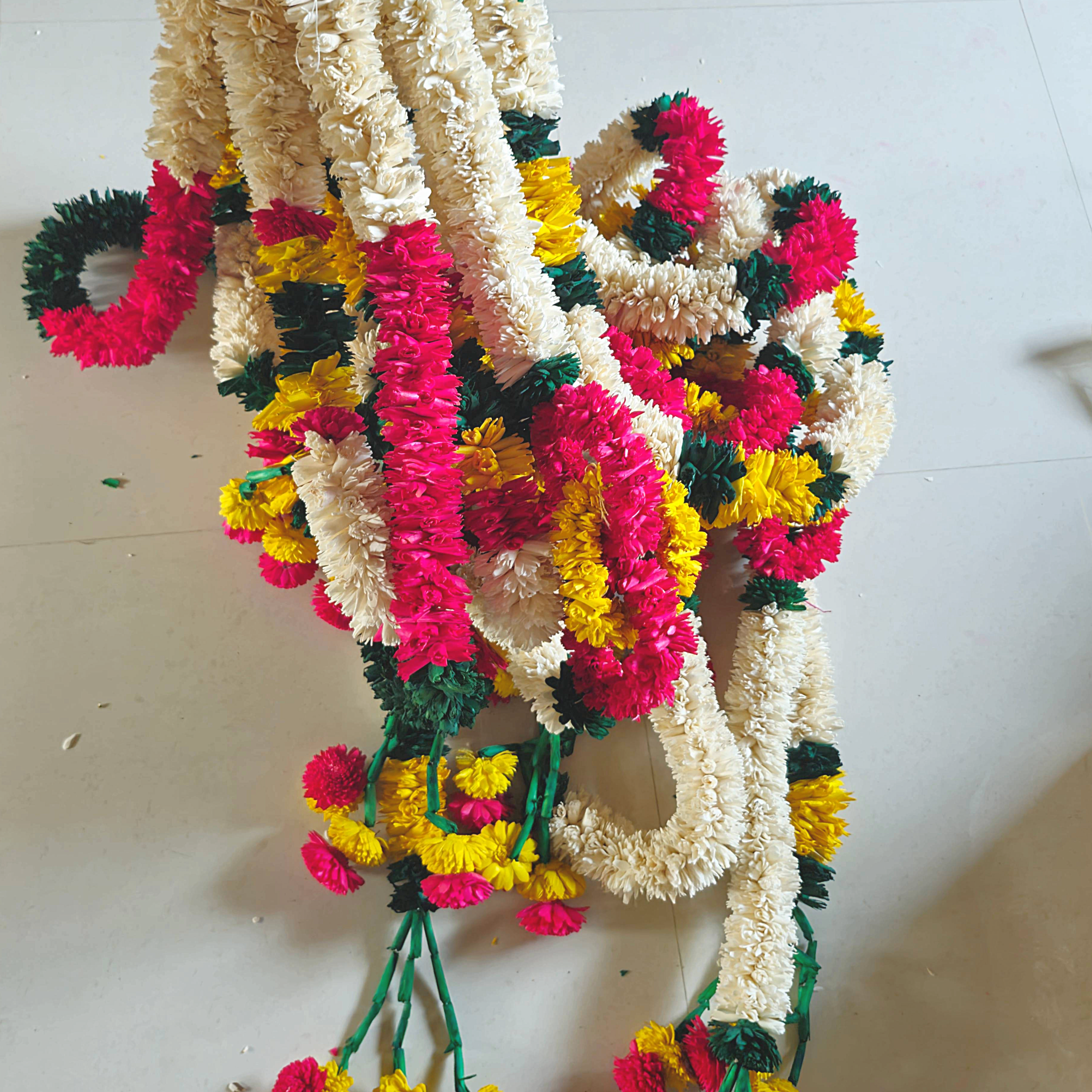 Sola Wood Garland Backdrop - Image 2